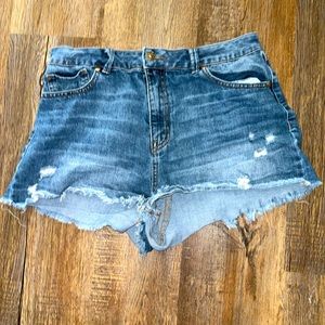 Womens size 31R Rewash jean shorts